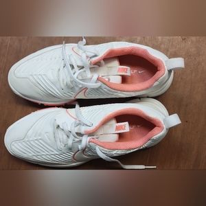 Woman's Nike size 9